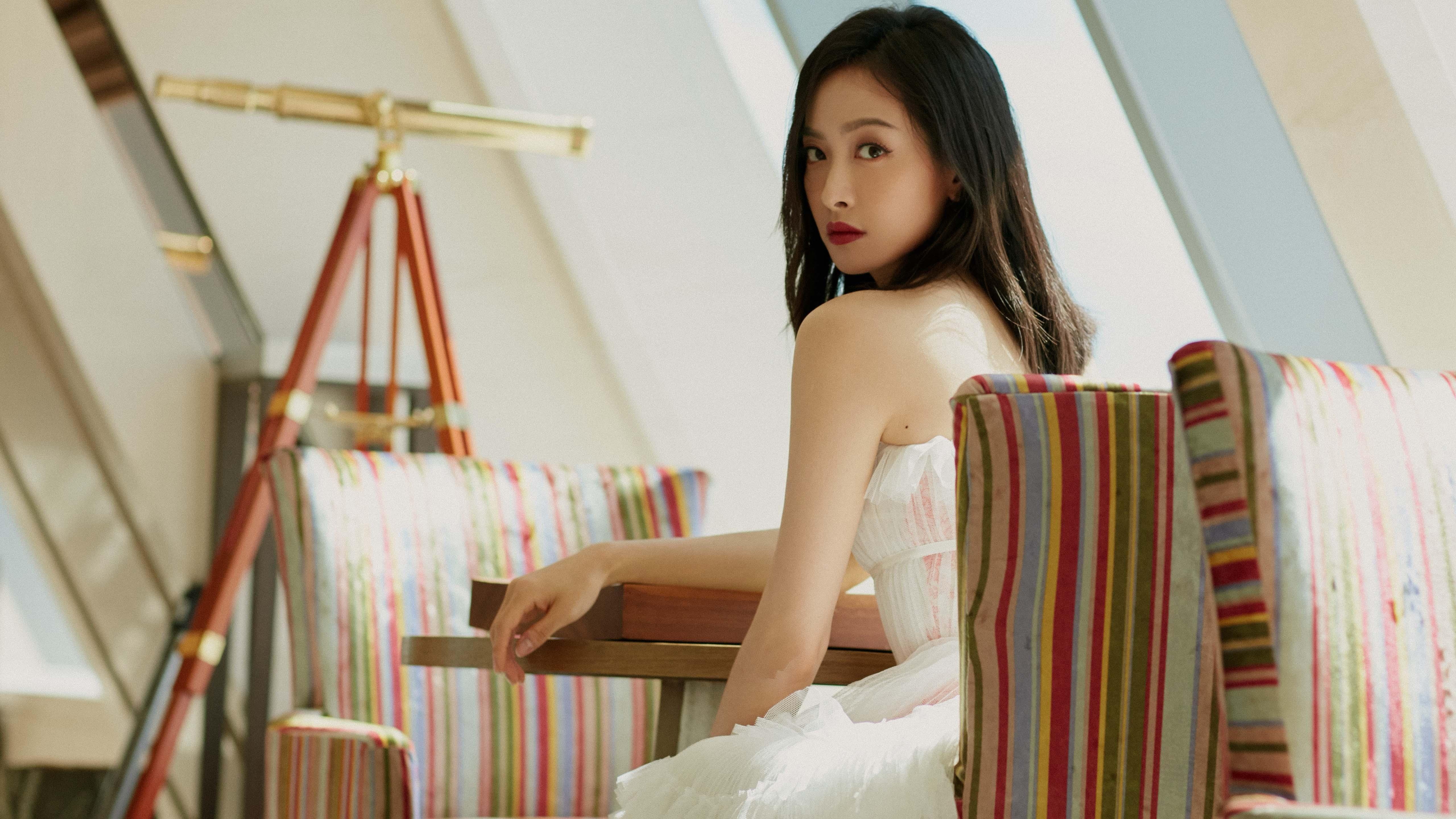 爱游戏体育app-世界杯惊天绝杀:终场哨声前的绝望与喜悦,世界杯金哨